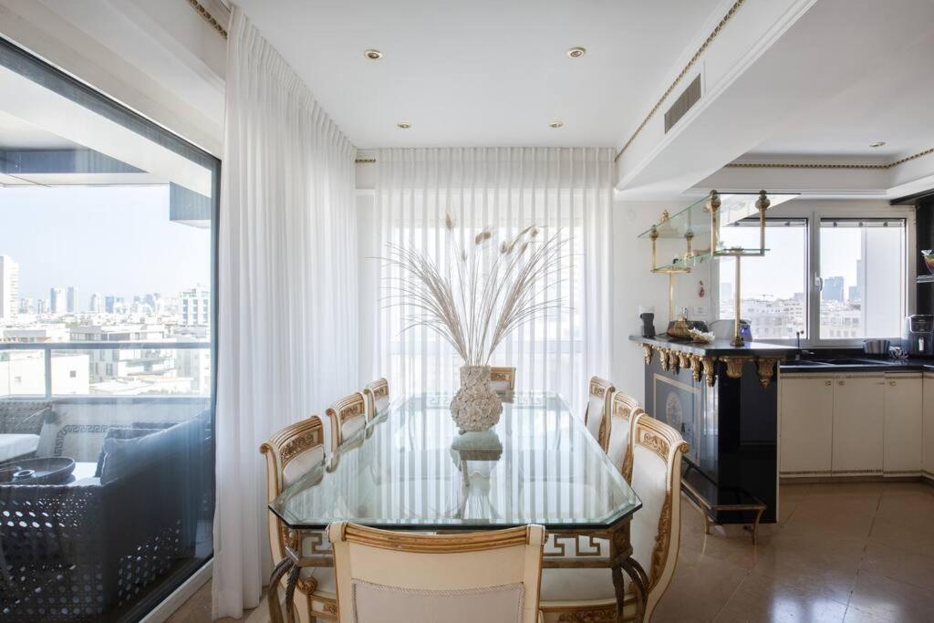 Versace House Apartment *