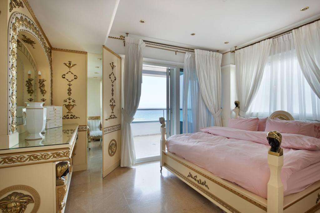 Apartment Versace House